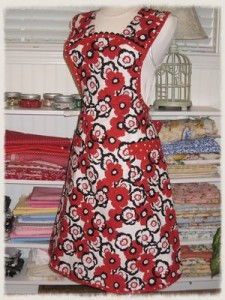 Black and White 1940's Vintage Style Apron1