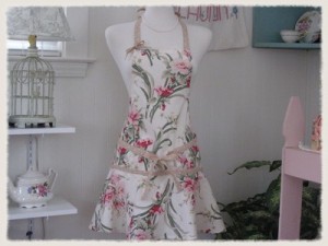 Roses Vintage Style 1920s Apron 1