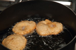donuts frying, photo by LdV