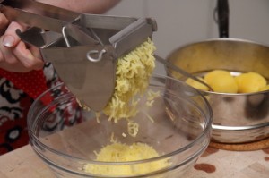 making gnocchi di patate, photo by Laurens de Vries of www.laurens.com