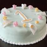 fondant covered cake decorated with calla lilies and roses, photo by LdV of www.laurens.com